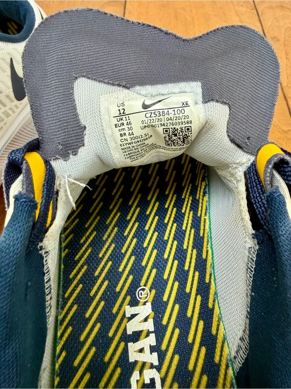 Nike Air Zoom Pegasus 37 Michigan Wolverines Running Shoes Men’s Size 12